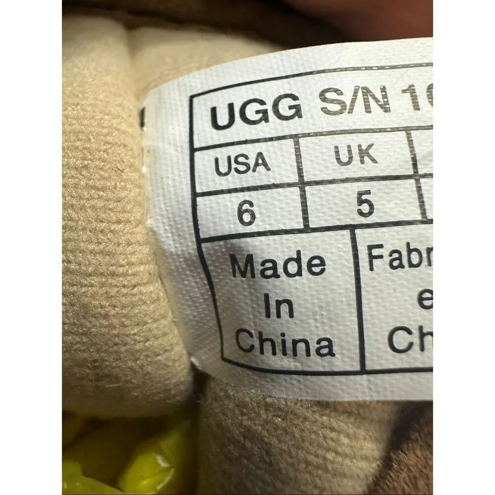 UGG Toddler Chestnut White Classic Short Knit Zip Ankle Winter Boots Size 6